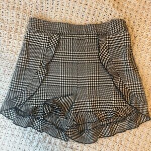 Zara plaid shorts high waisted ruffles size small